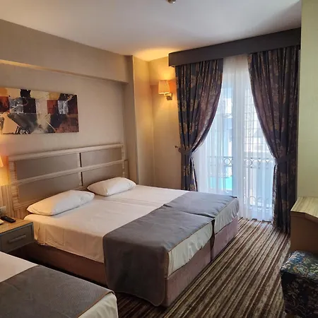 ナンダ ホテル 4*