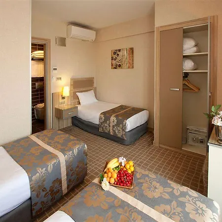 ナンダ ホテル 4*