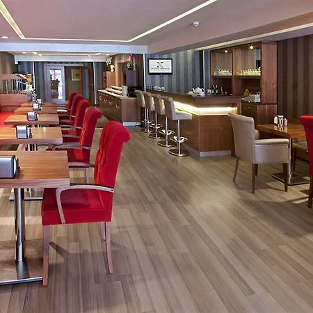 ナンダ ホテル 4*