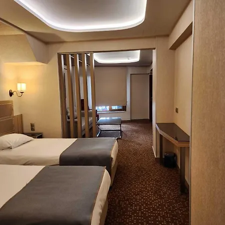 Hotel Nanda 4*