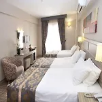 ナンダ ホテル 4*